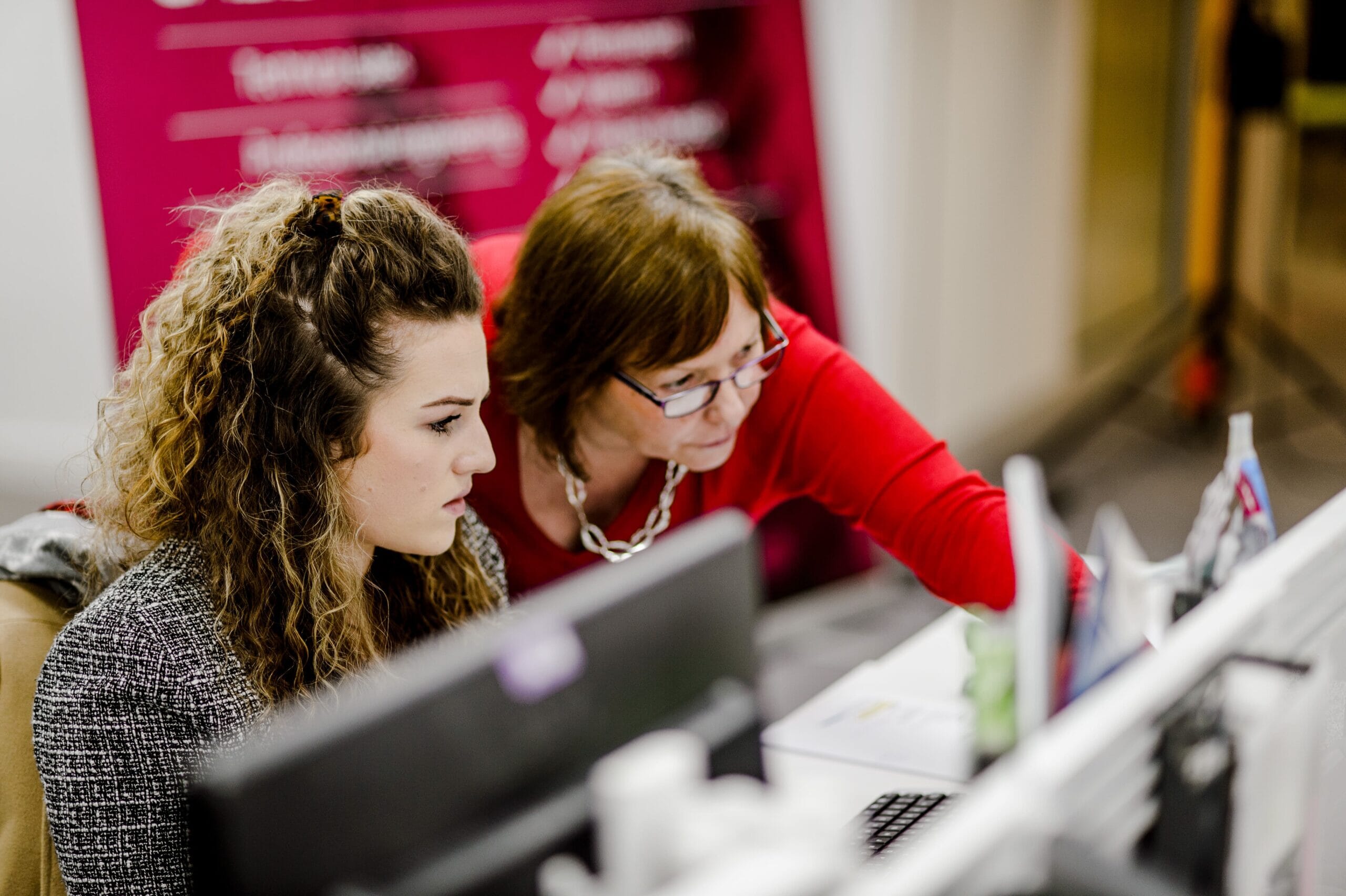 RE-Recruitment-desk-site-image-min-scaled