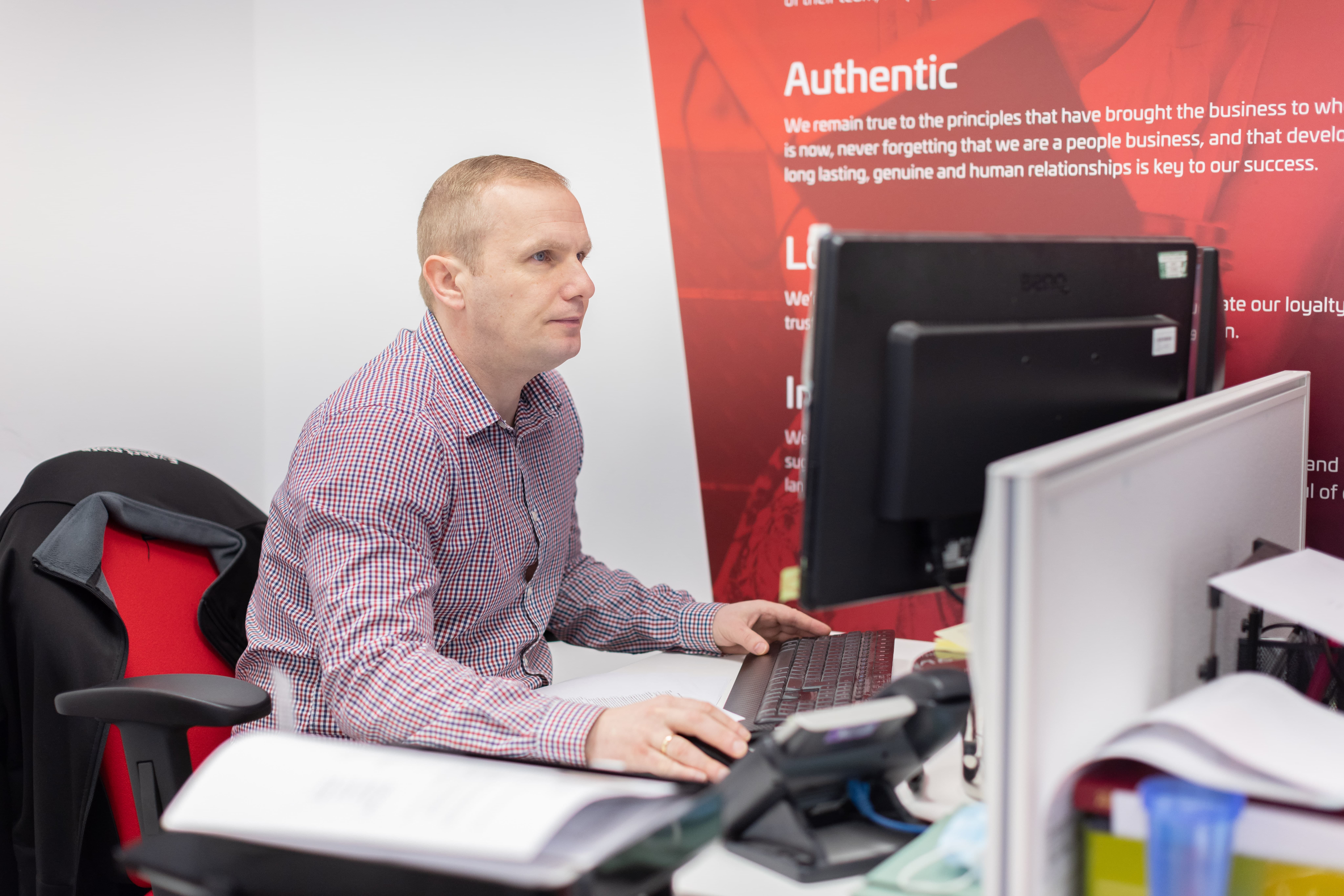 RE-Recruitment-site-office-image-min